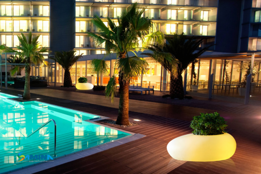 احواض نباتات  مضئ Rocca  Illuminato من Kenzi Botanics هو حوض ديكوري فاخر مصنوع من خامة
والتي توفر مزيجًا مثاليًا من المتانة، خفة الوزن، والعمر الافتراضي الطويل.